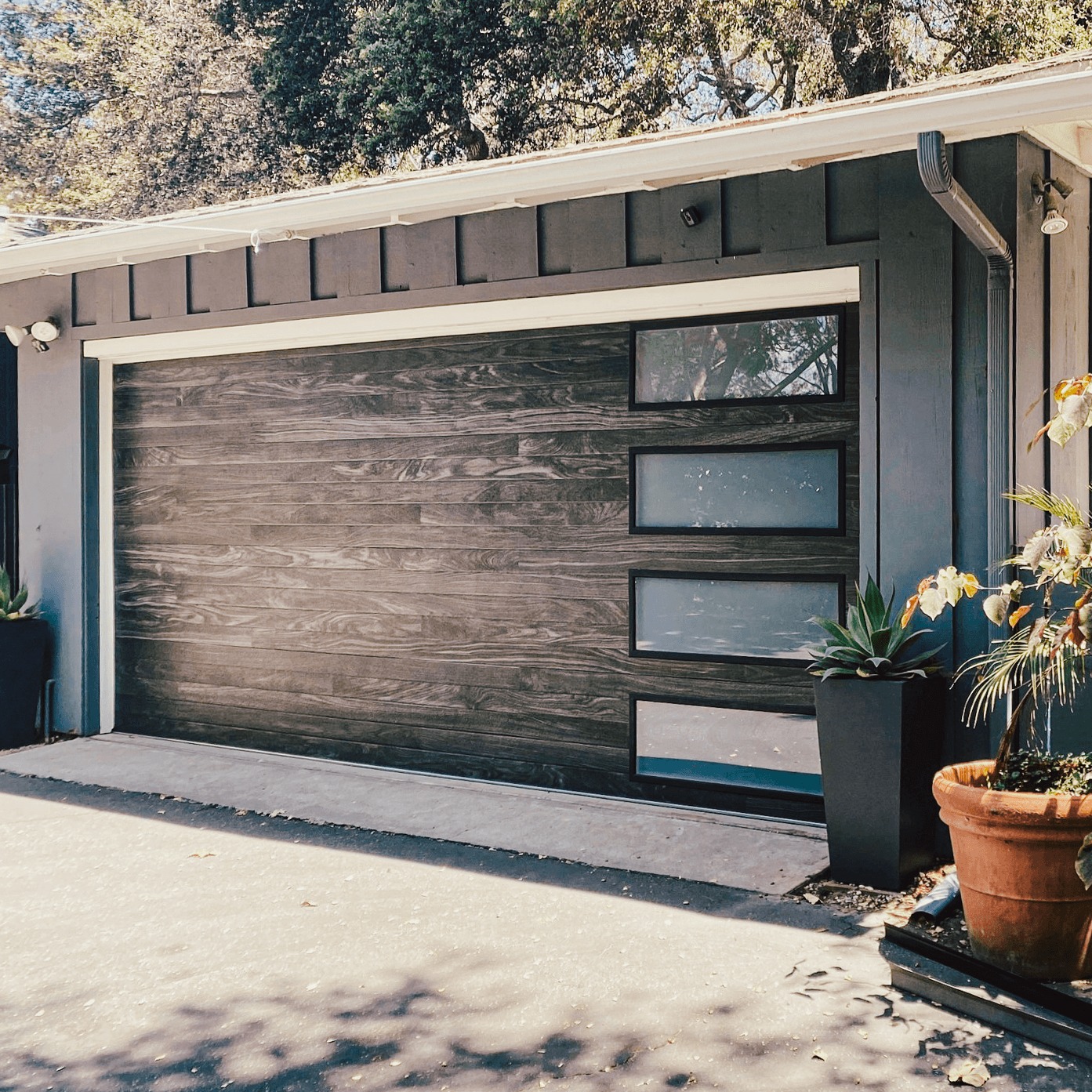 Expert Garage Door Repair Technicians in Porter Ranch, CA